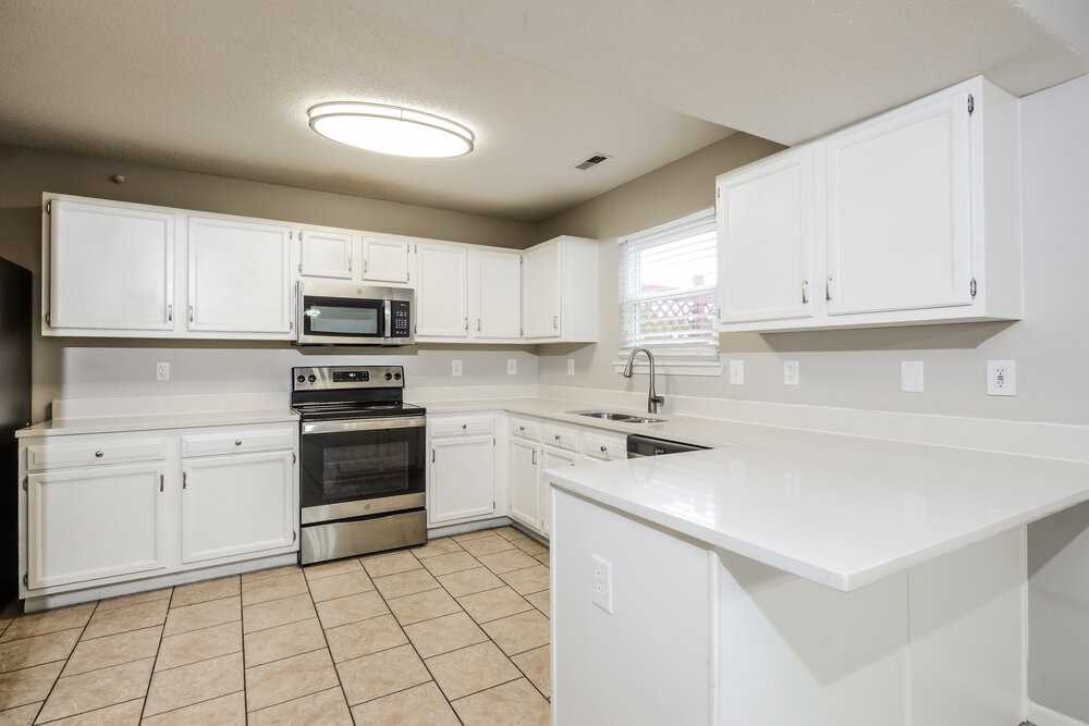 710 Millbrook Dr - Photo 7 of 17