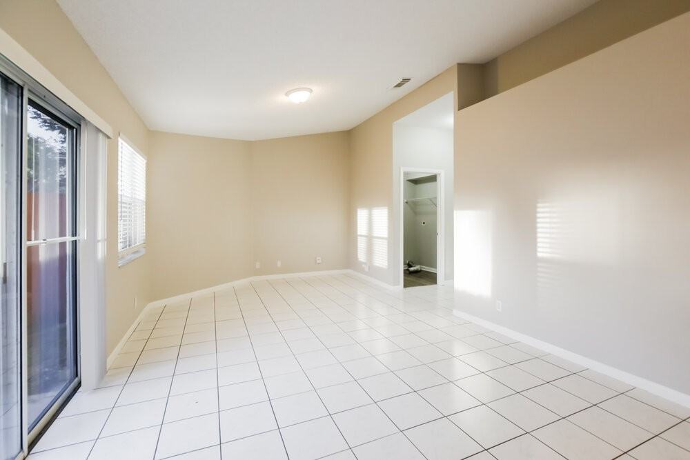 4792 Nw 5th Pl - Photo 4 of 16