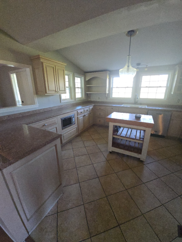 218 Hidden Springs Rd - Photo 2 of 6