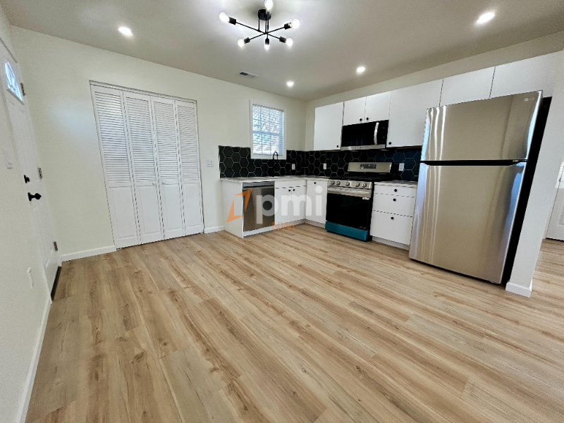 2909 Oakdale Ave - Photo 3 of 15