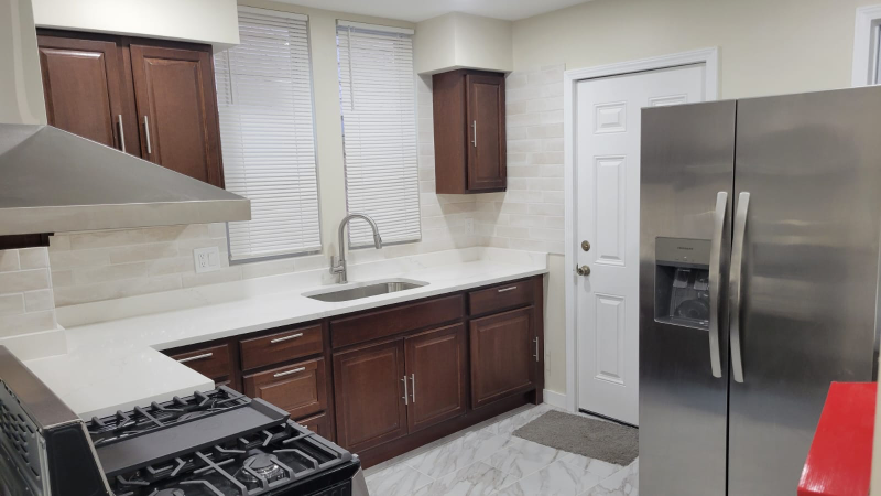 22328 Beech St - Photo 3 of 13