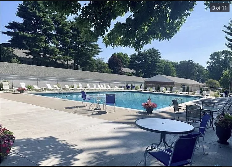 6642 Kingsbridge Dr #5 - Photo 3 of 11