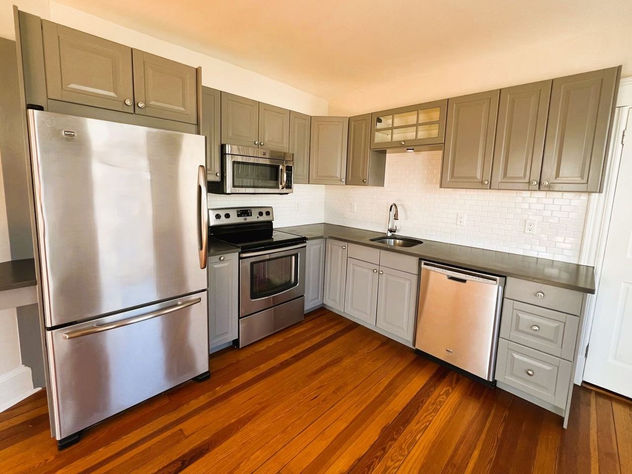 14 Merriam St - Photo 2 of 11