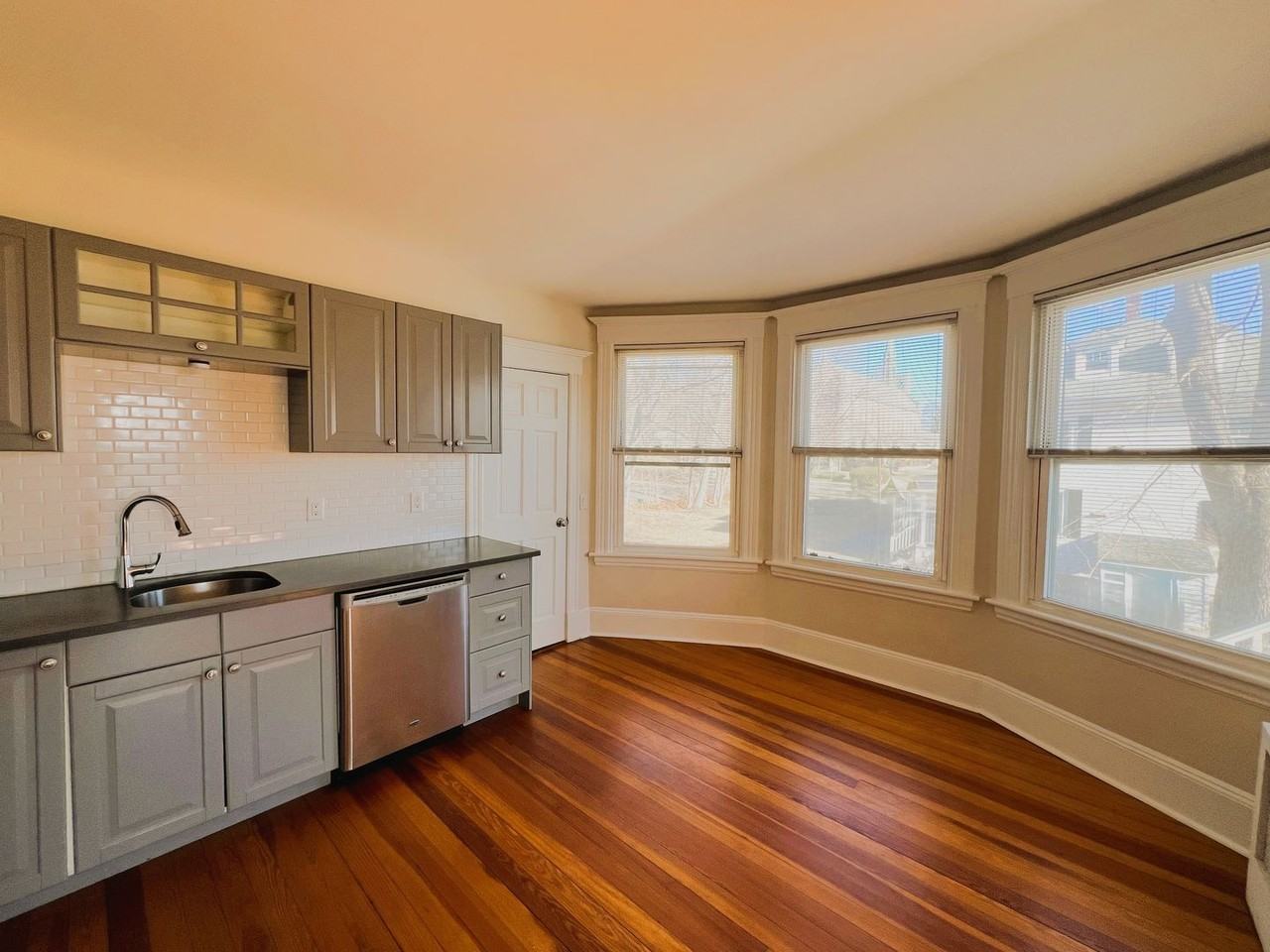 14 Merriam St - Photo 3 of 11