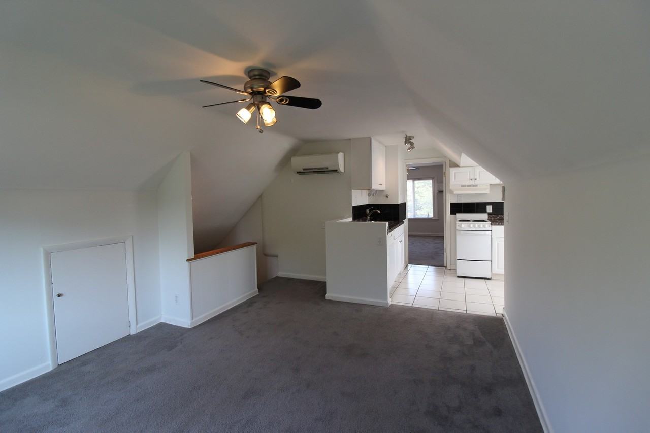 1312 W 39th St #3 - Photo 2 of 10