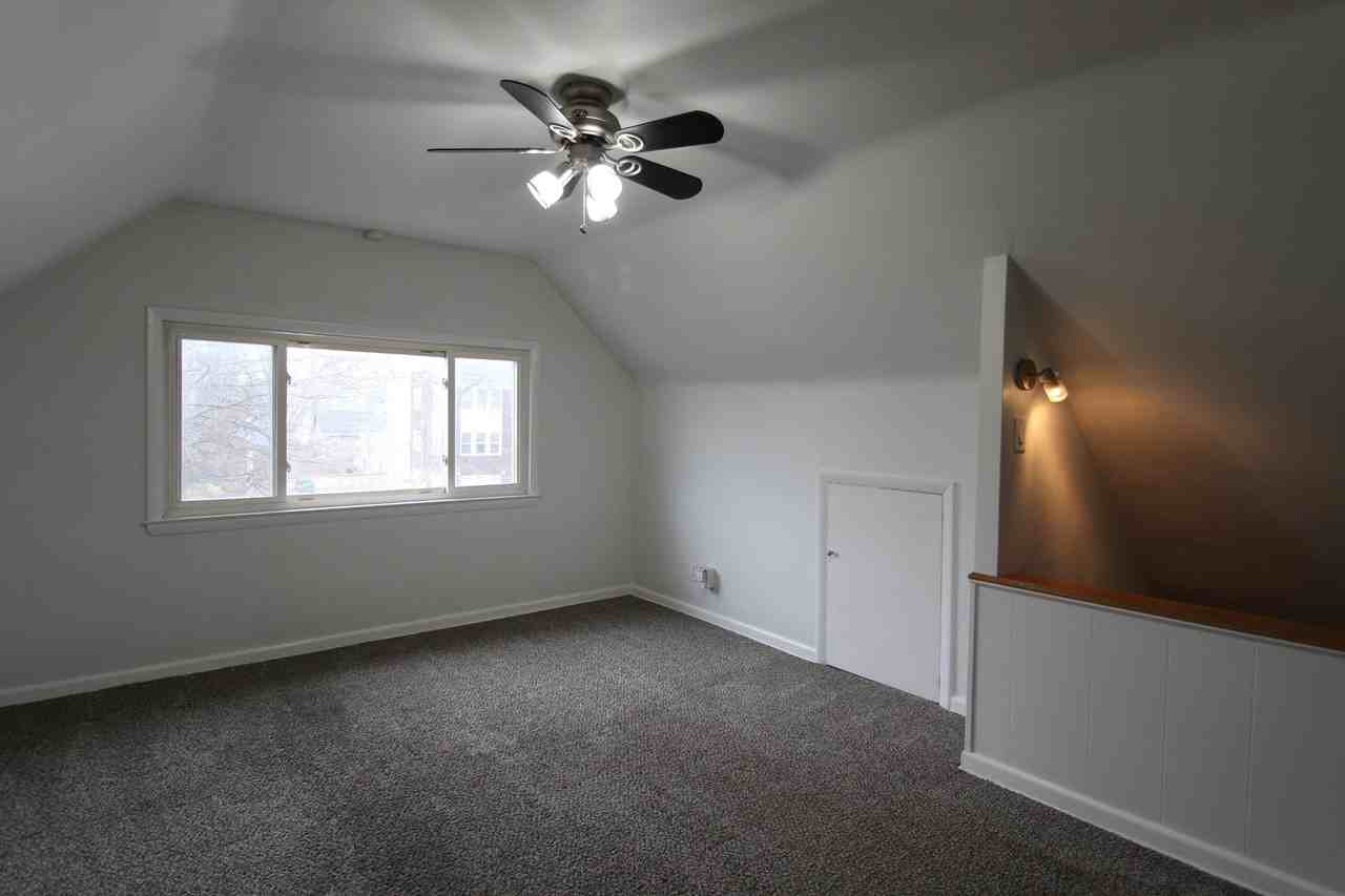 1312 W 39th St #3 - Photo 3 of 10