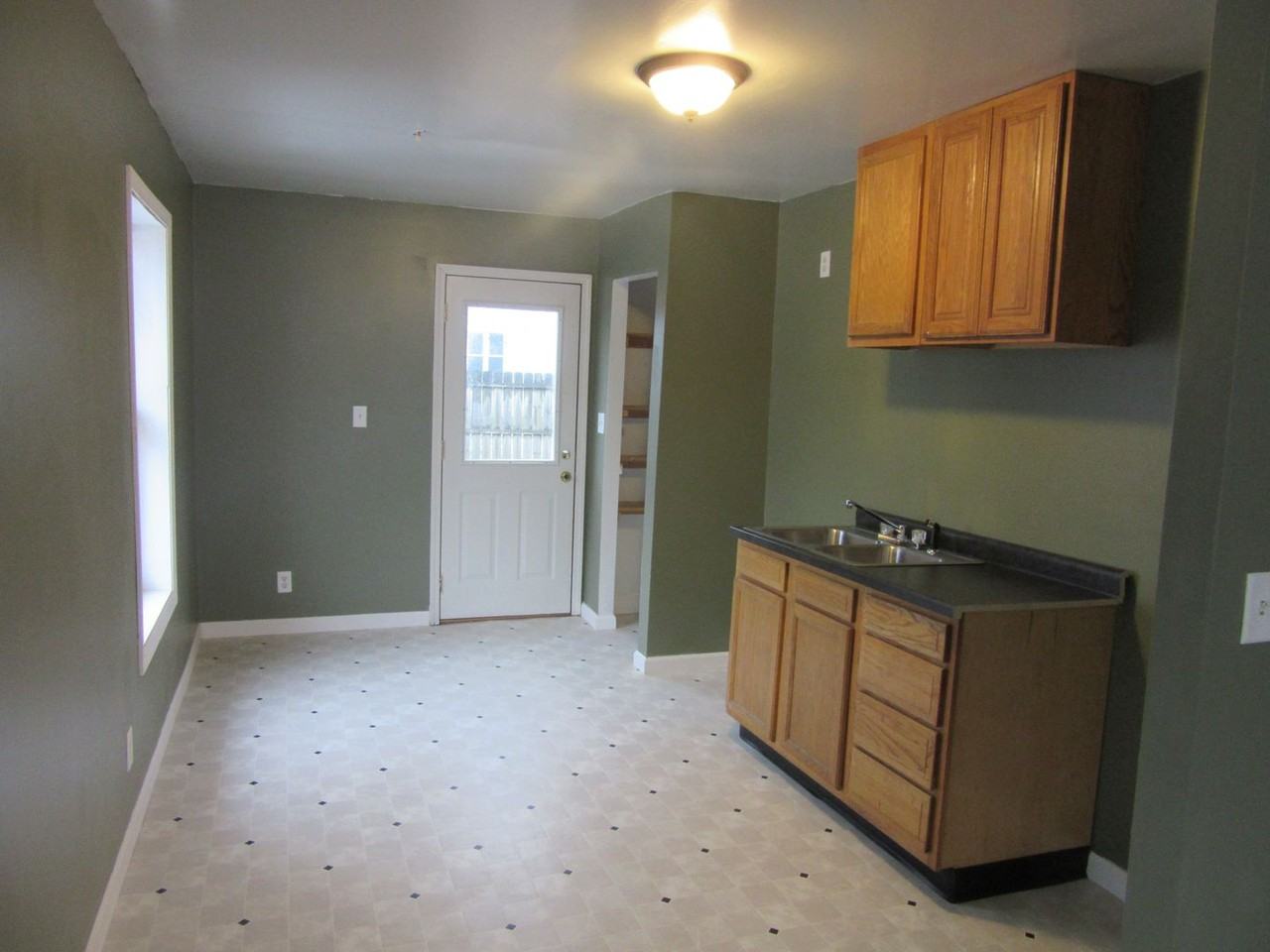 1301 2nd Ave - Photo 2 of 7