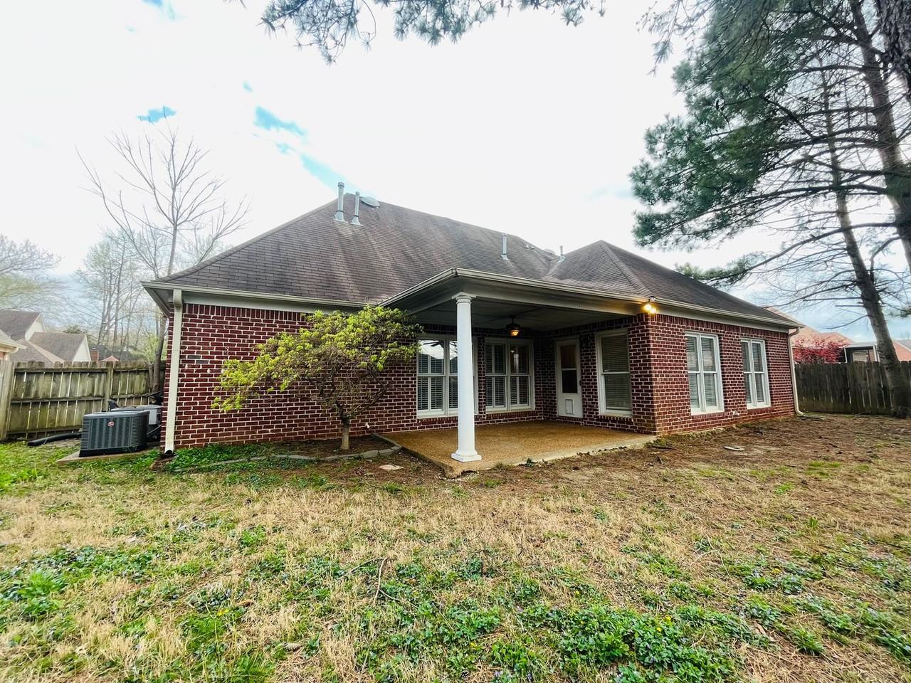 8570 Meadow Green Dr - Photo 4 of 25