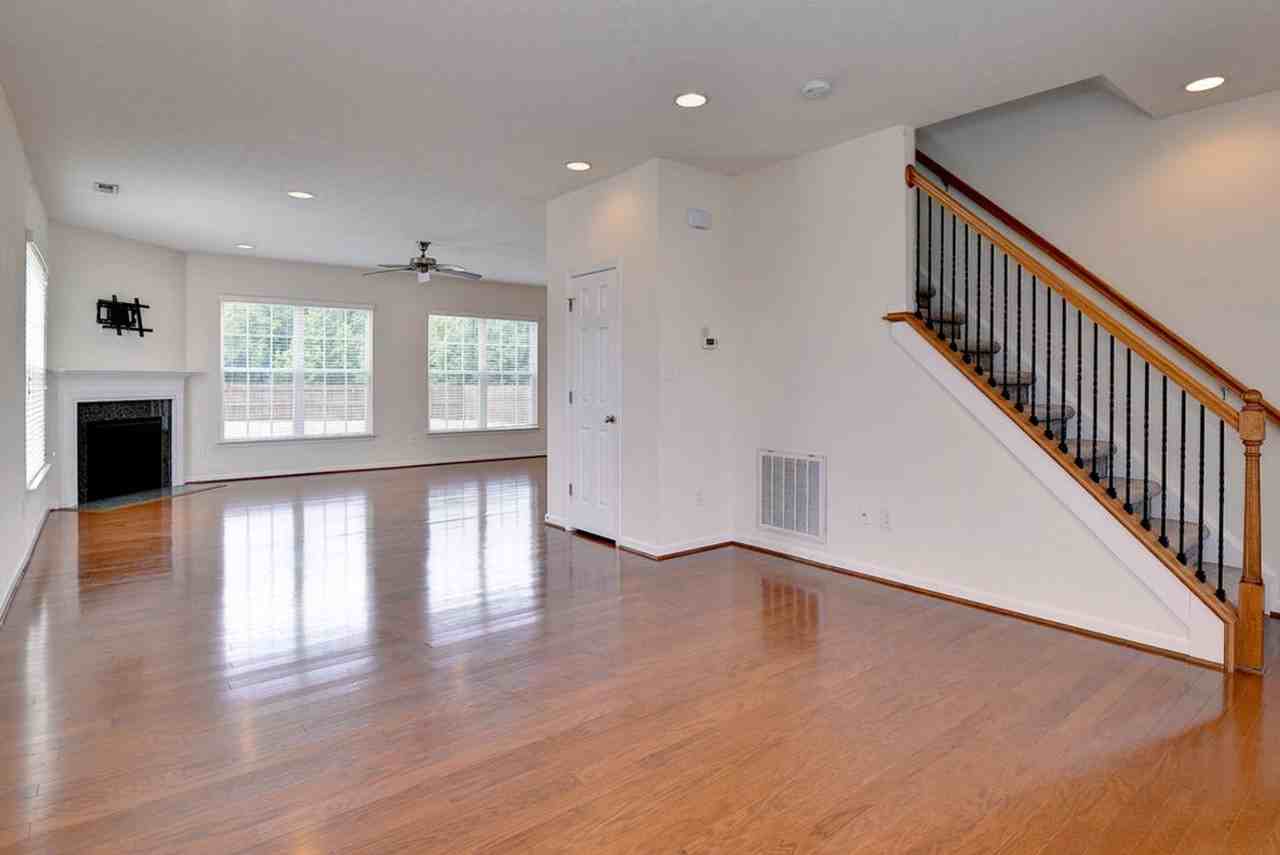 4688 Yeardley Loop - Photo 7 of 38