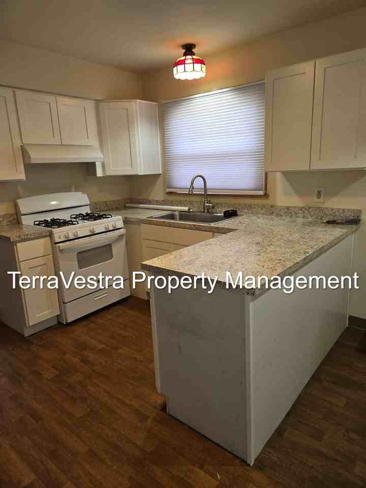 412 Hamilton Rd - Photo 3 of 32