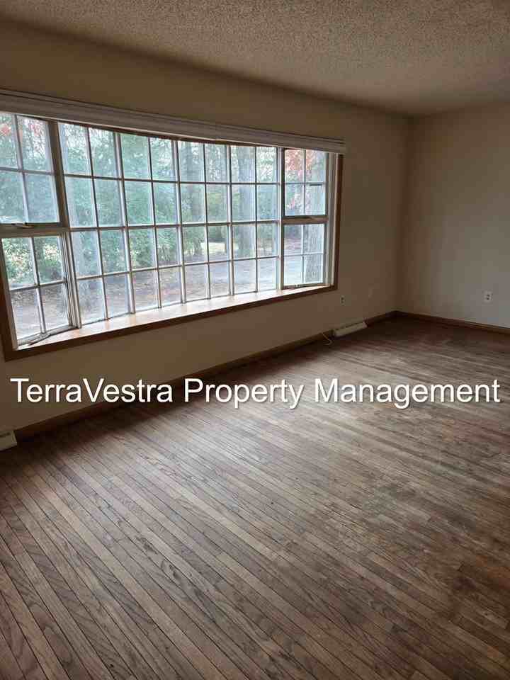 412 Hamilton Rd - Photo 5 of 32