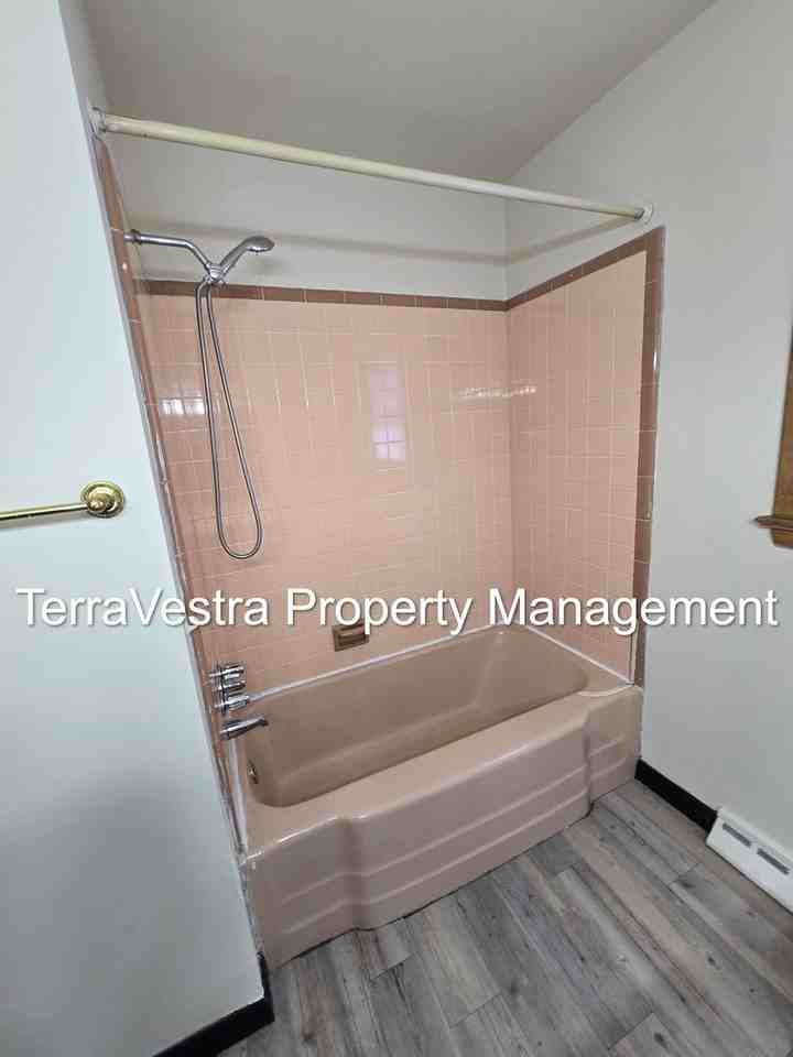 412 Hamilton Rd - Photo 6 of 32