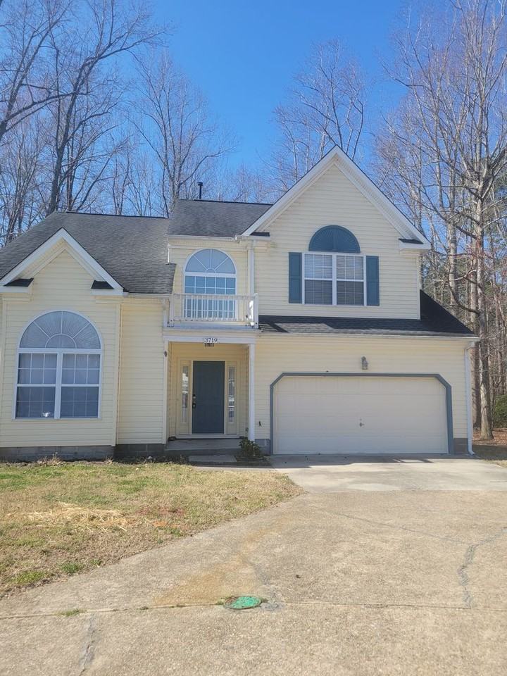 3719 Bridle Path Ln - Photo 2 of 22