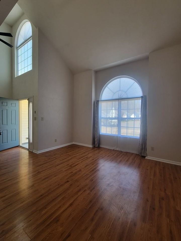 3719 Bridle Path Ln - Photo 6 of 22