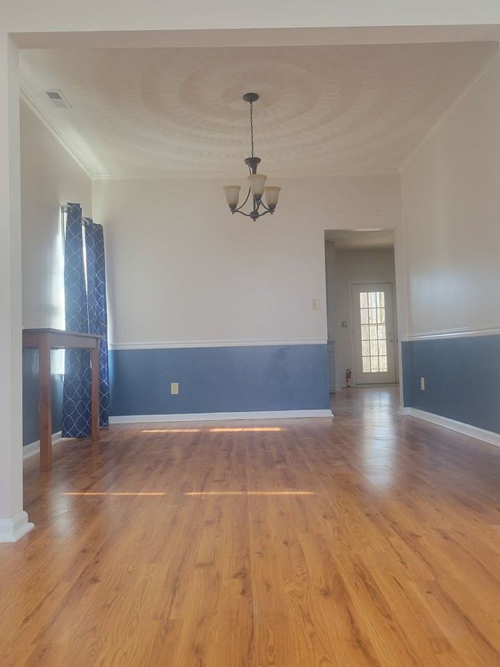 3719 Bridle Path Ln - Photo 7 of 22