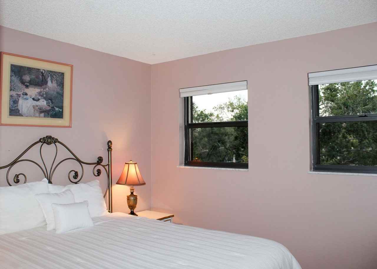 3939 Ocean Dr - Photo 7 of 24