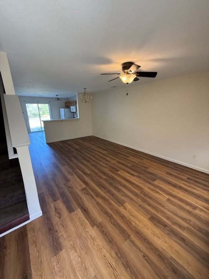 146 University Parkway - Photo 3 of 7