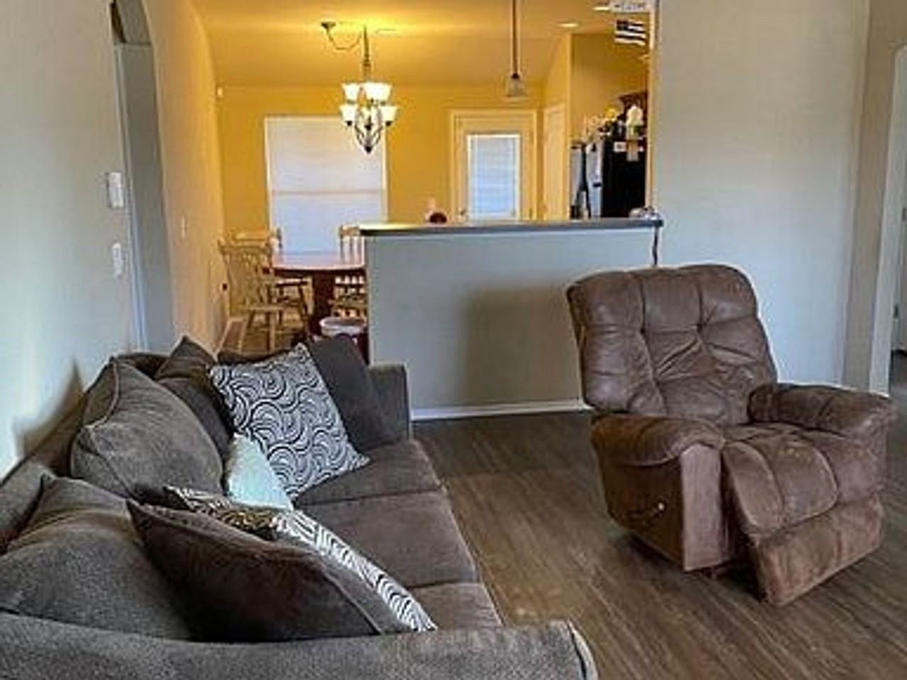 629 E Linden Ln - Photo 3 of 16