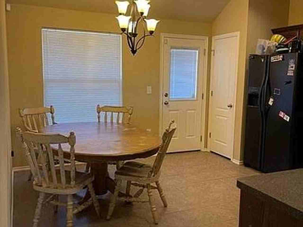 629 E Linden Ln - Photo 4 of 16
