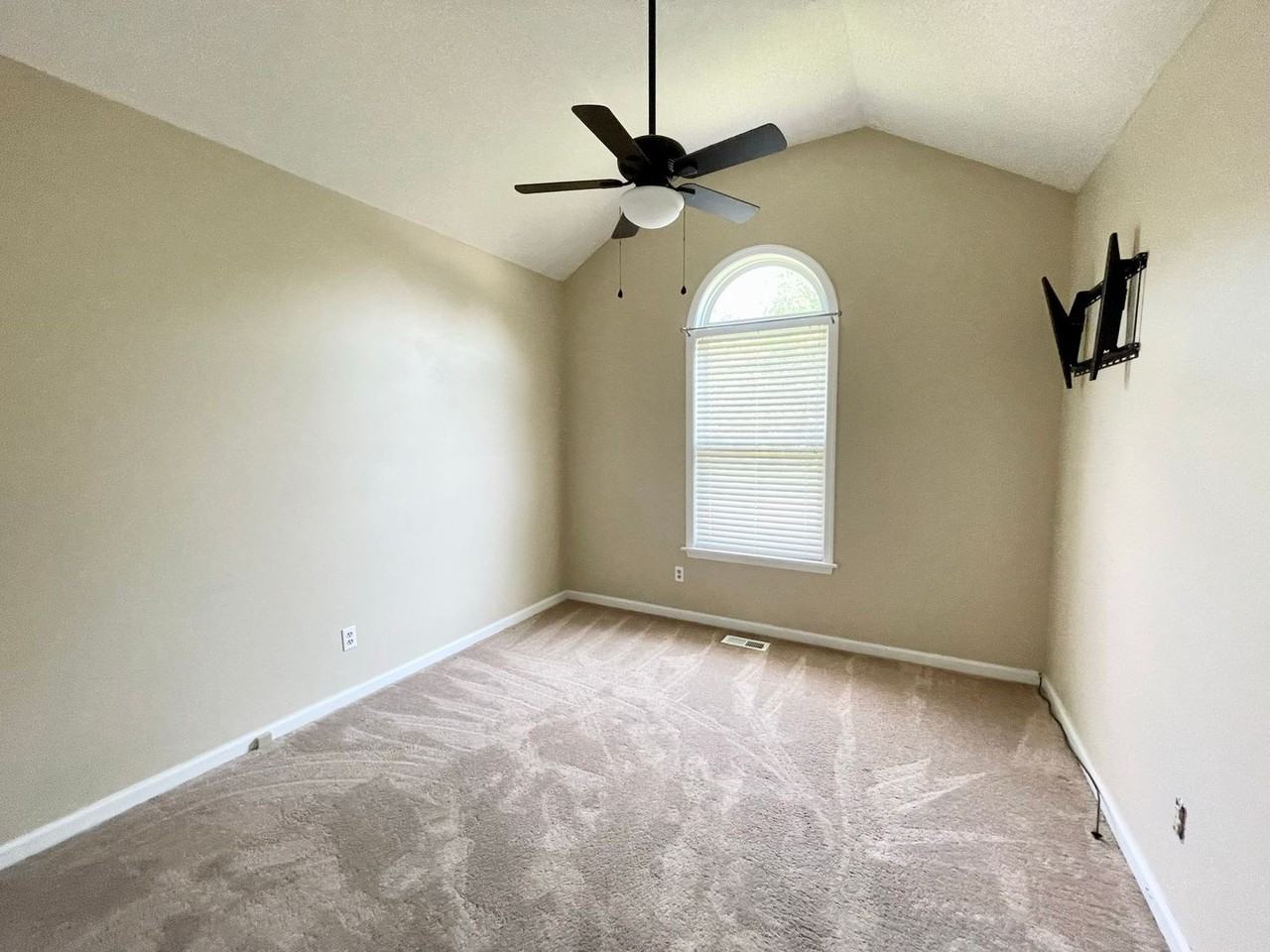 164 Shadeland Cir - Photo 6 of 25