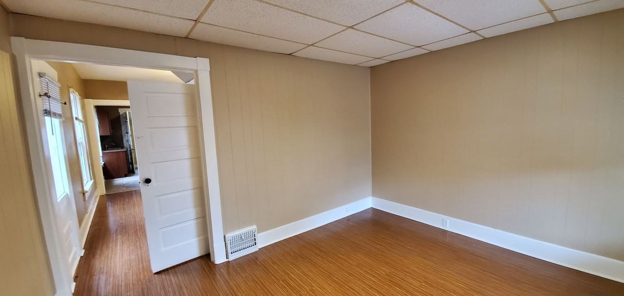 122 Heaton Ave - Photo 2 of 12