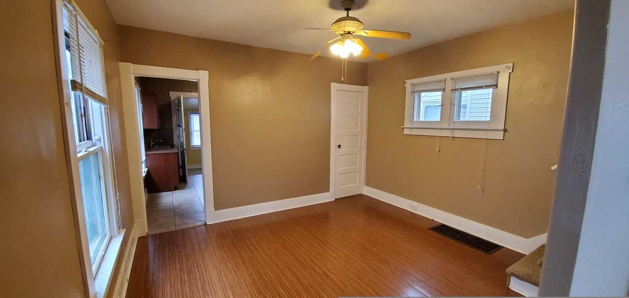 122 Heaton Ave - Photo 3 of 12