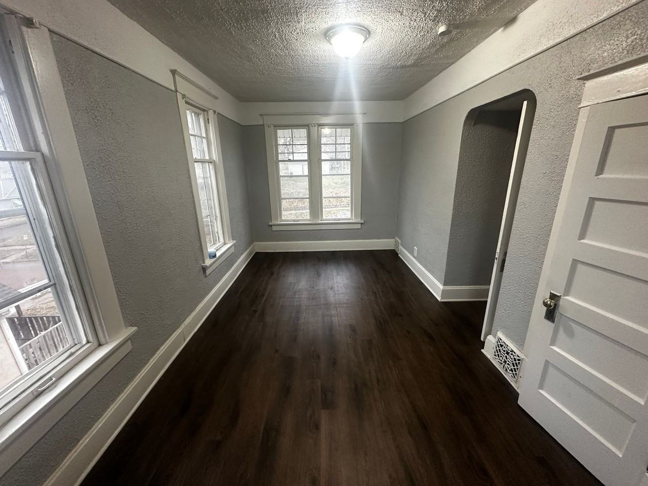 3123 Seneca St - Photo 2 of 7