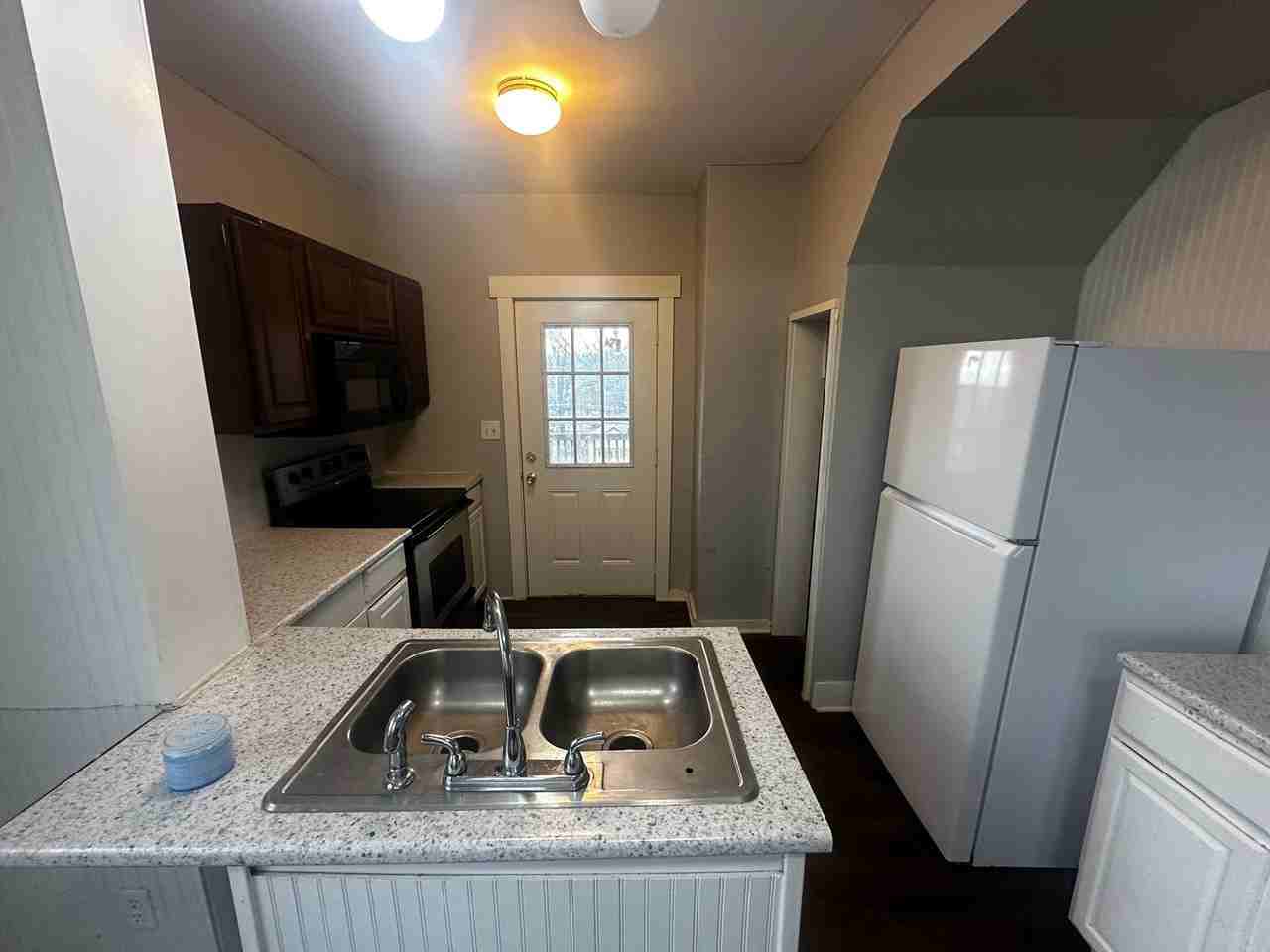 3123 Seneca St - Photo 7 of 7