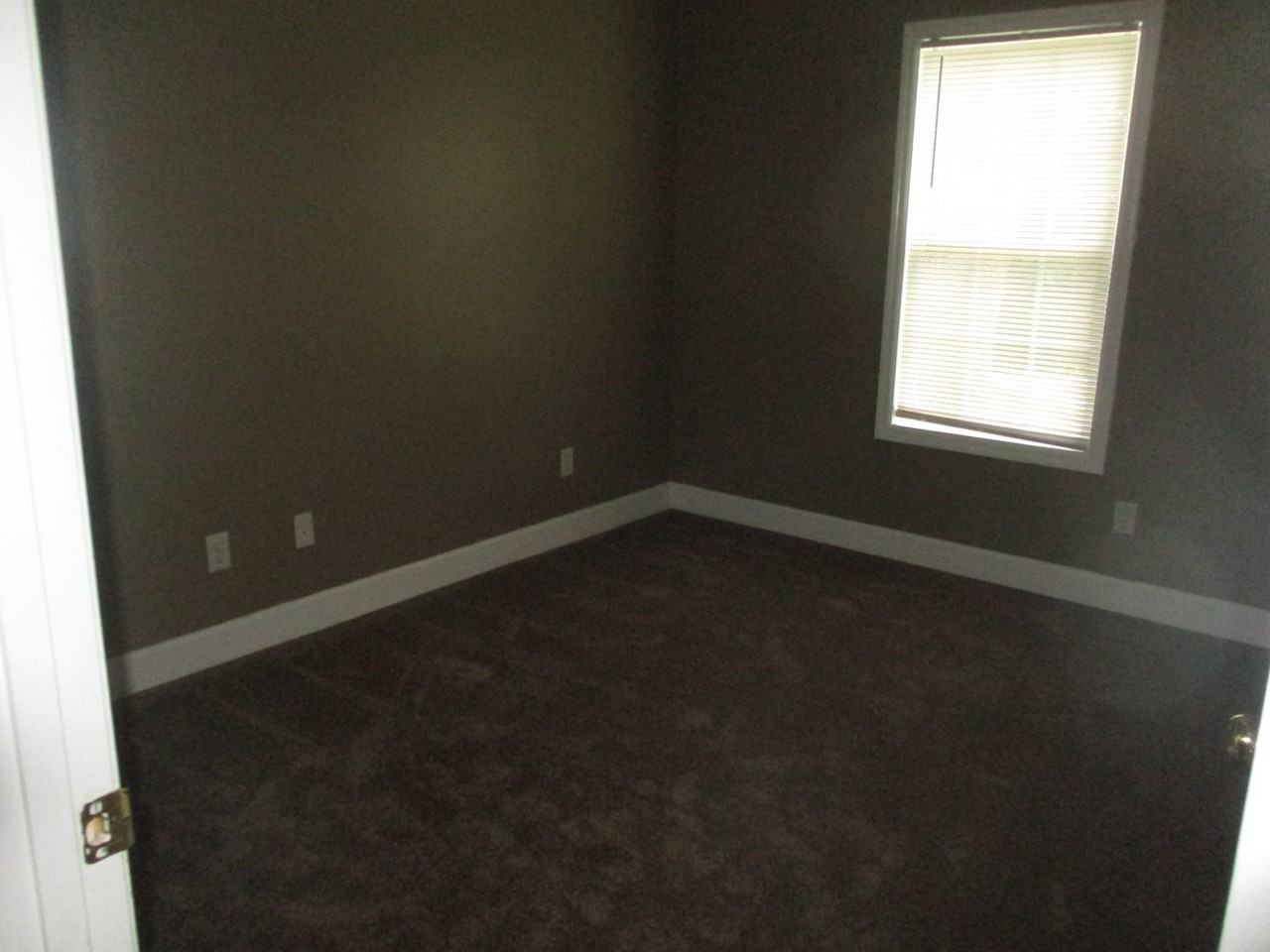 139 Tabatha St - Photo 3 of 10