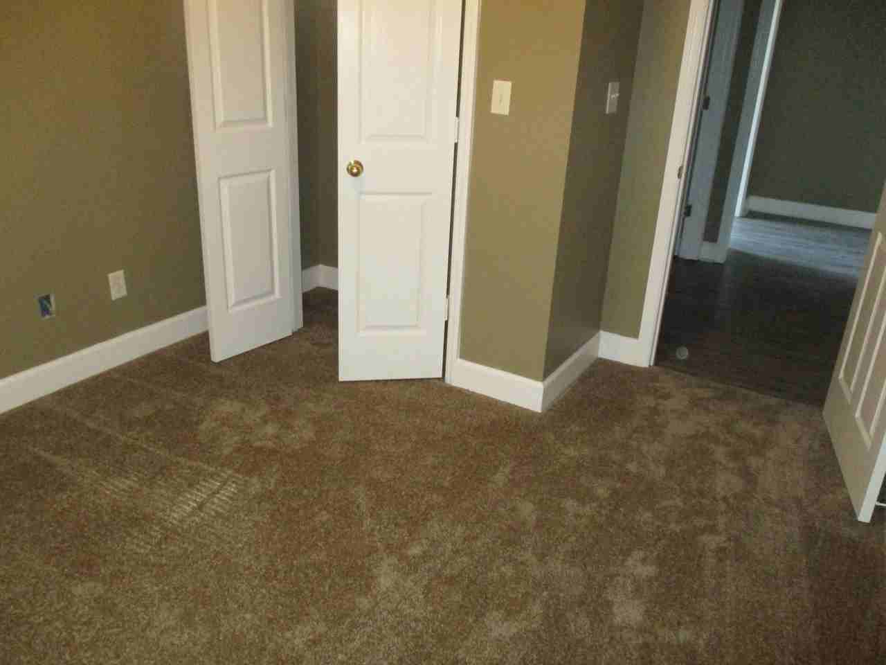 139 Tabatha St - Photo 4 of 10