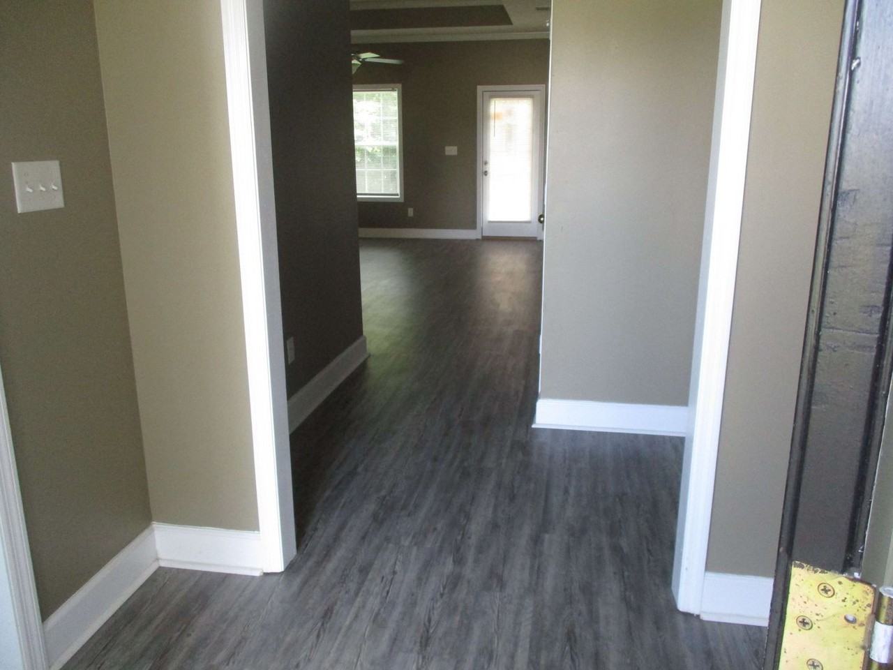 139 Tabatha St - Photo 6 of 10