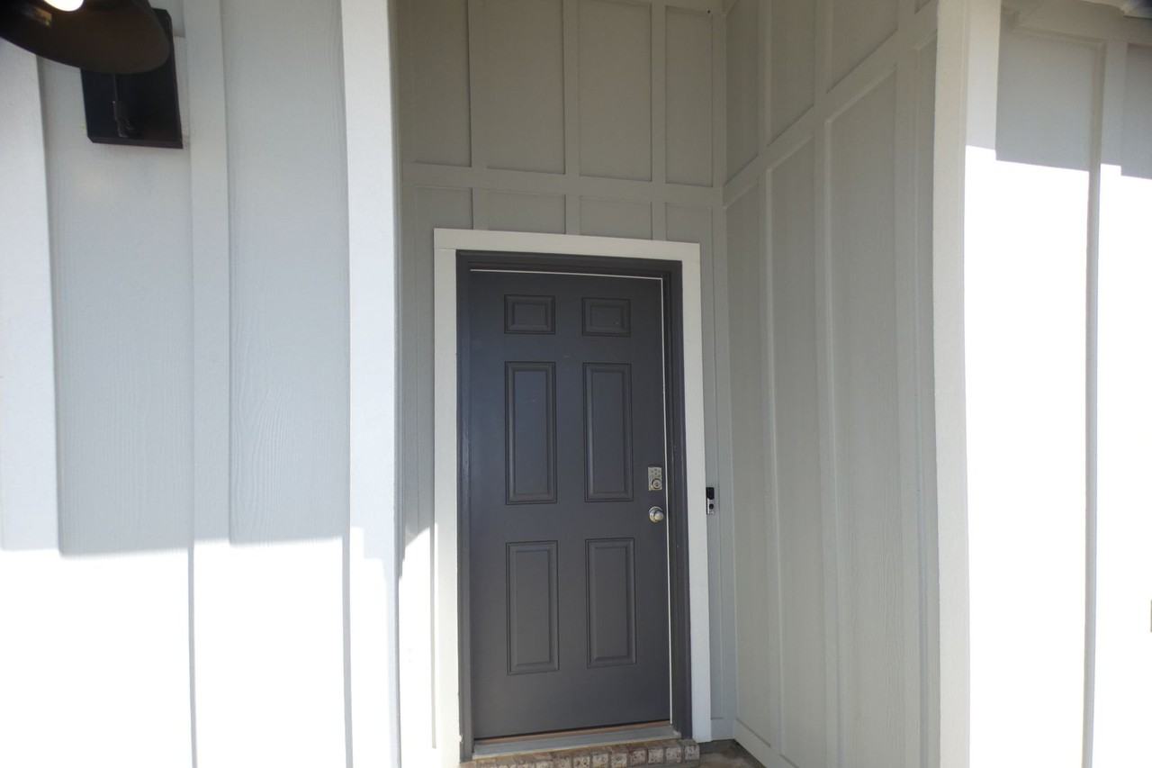 5756 Conley Ct - Photo 4 of 32