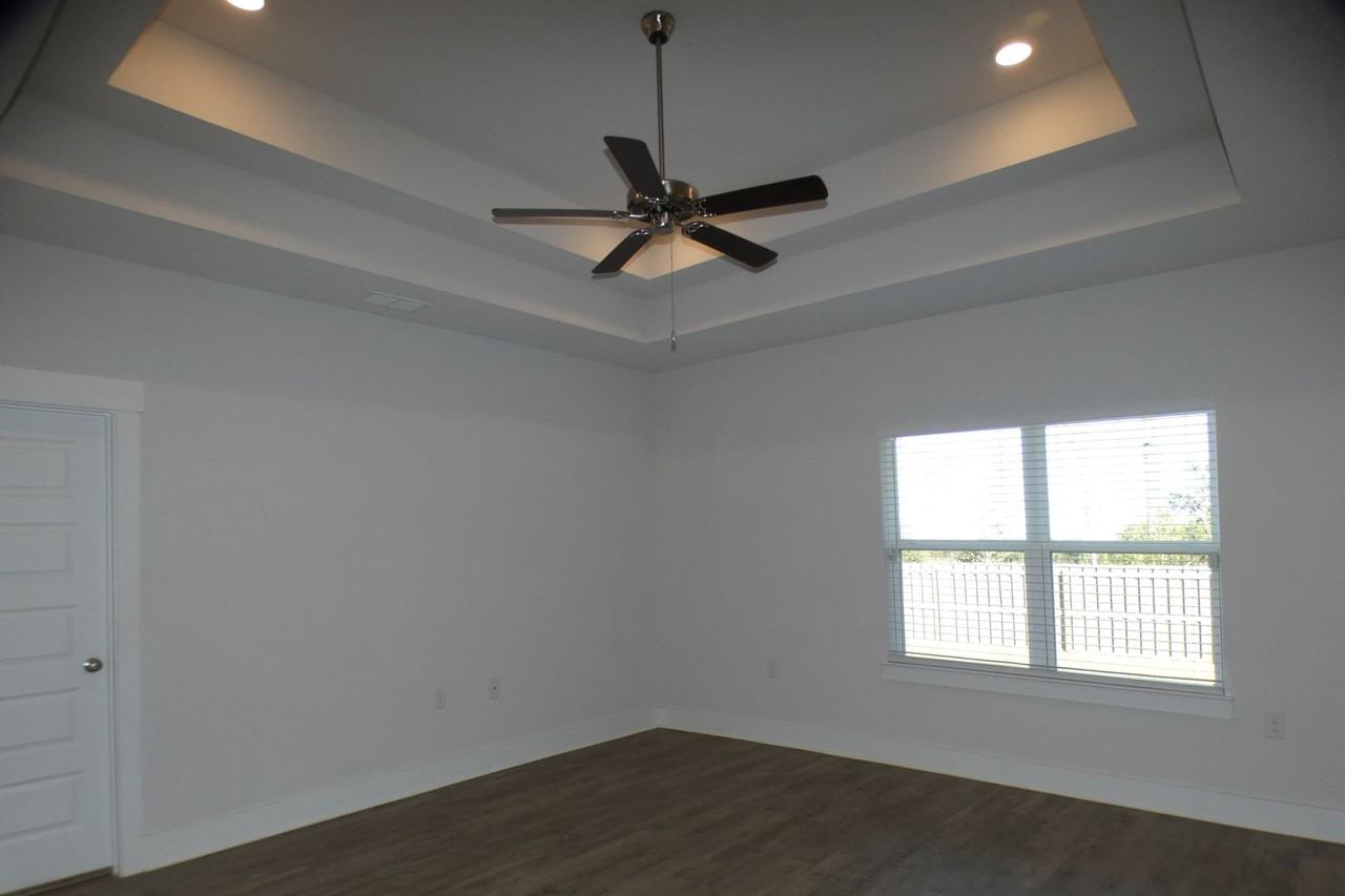 5756 Conley Ct - Photo 6 of 32