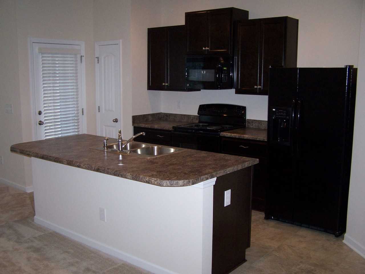 2377 Hartfield Cir - Photo 3 of 8