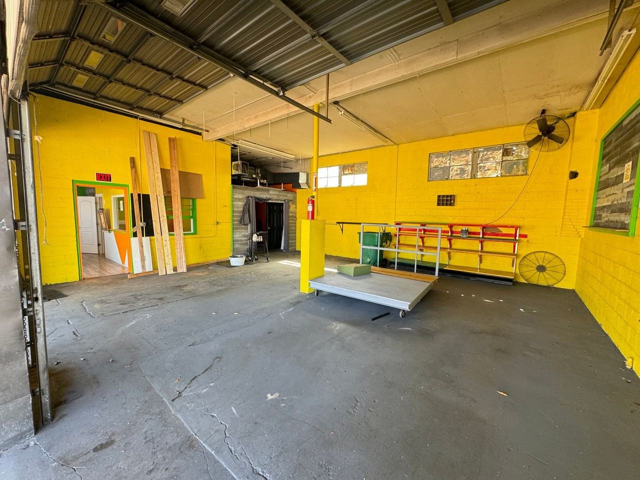 144 S Salisbury Gq Ave - Photo 5 of 12