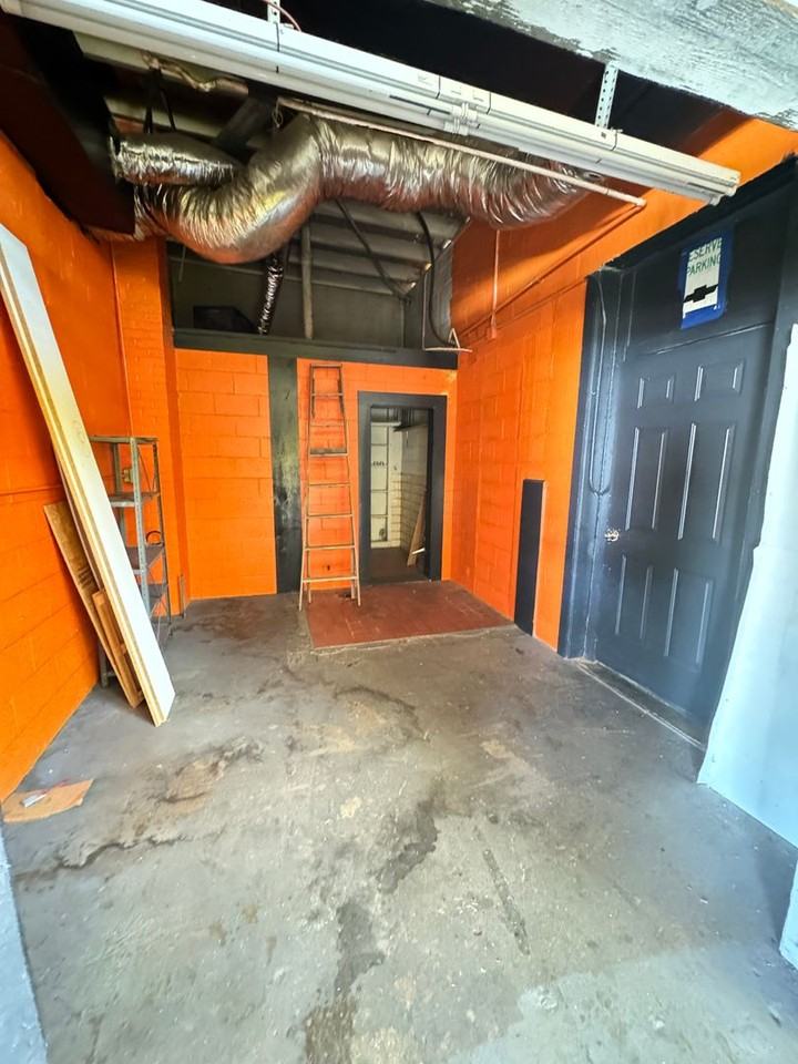 144 S Salisbury Gq Ave - Photo 6 of 12