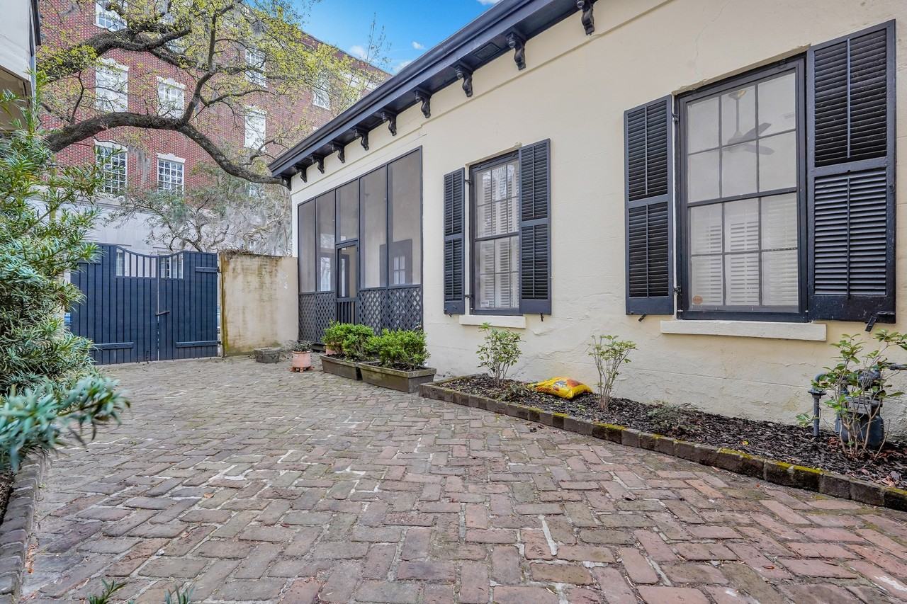 108 E Harris St #NA - Photo 3 of 19