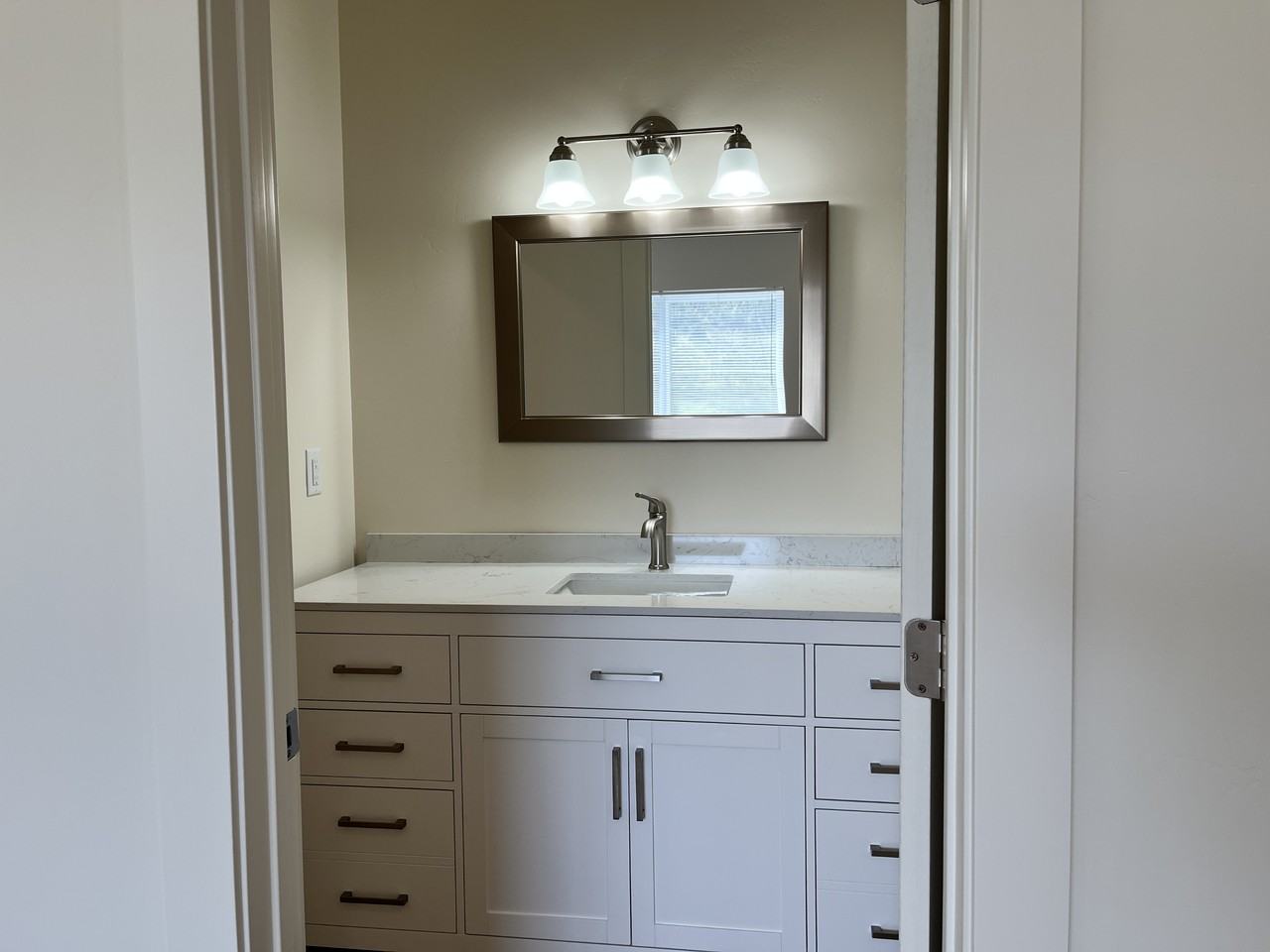 757 Sunnyside Rd #NA - Photo 3 of 18