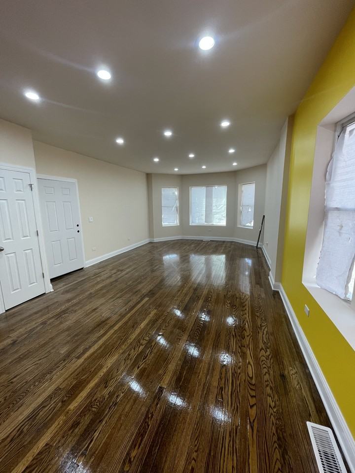 416 S Homan Ave #1 - Photo 4 of 7