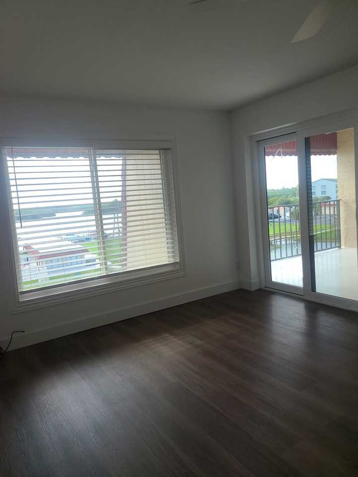 760 S Brevard Ave #416 - Photo 5 of 15