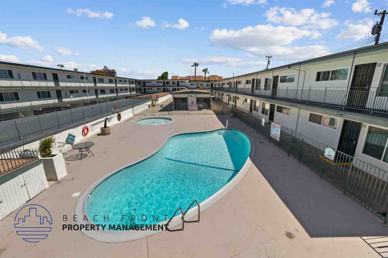 Premier Apartments - Photo 4 of 33