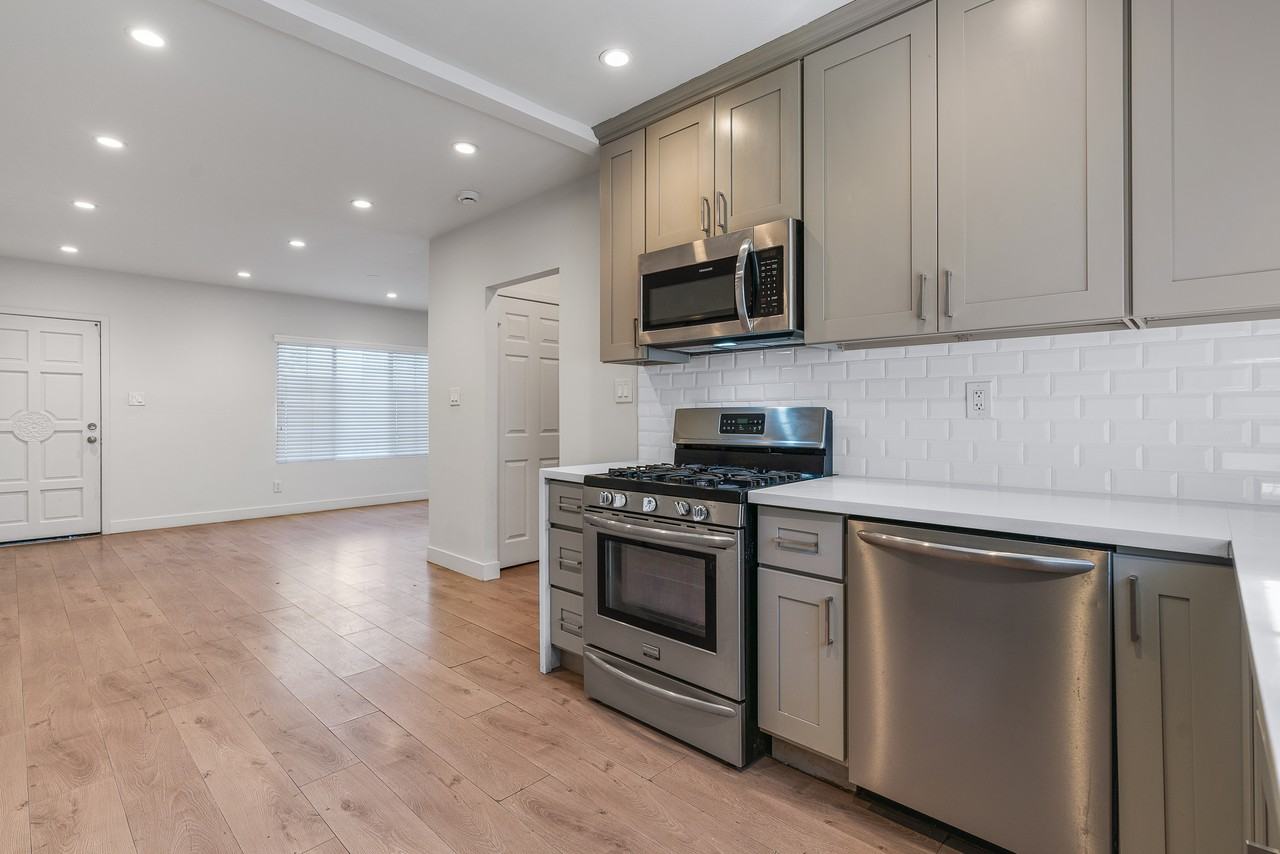 2916 9th Avenue #A - Photo 3 of 12