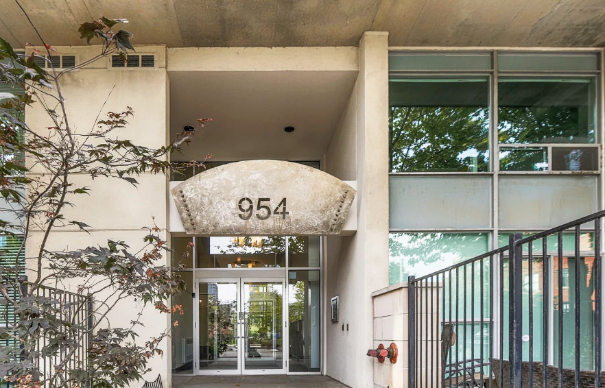 954 King Street West ##04 - Photo 7 of 7