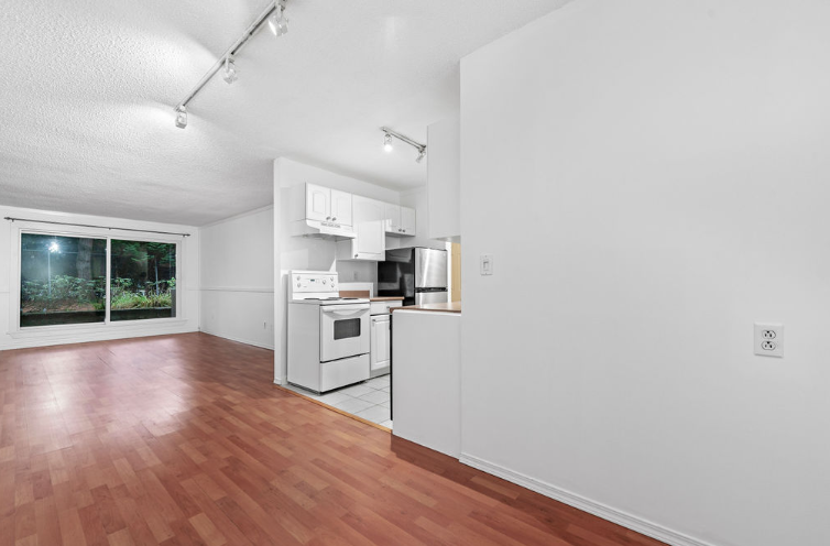 240 Mahon Avenue #105 - Photo 4 of 11