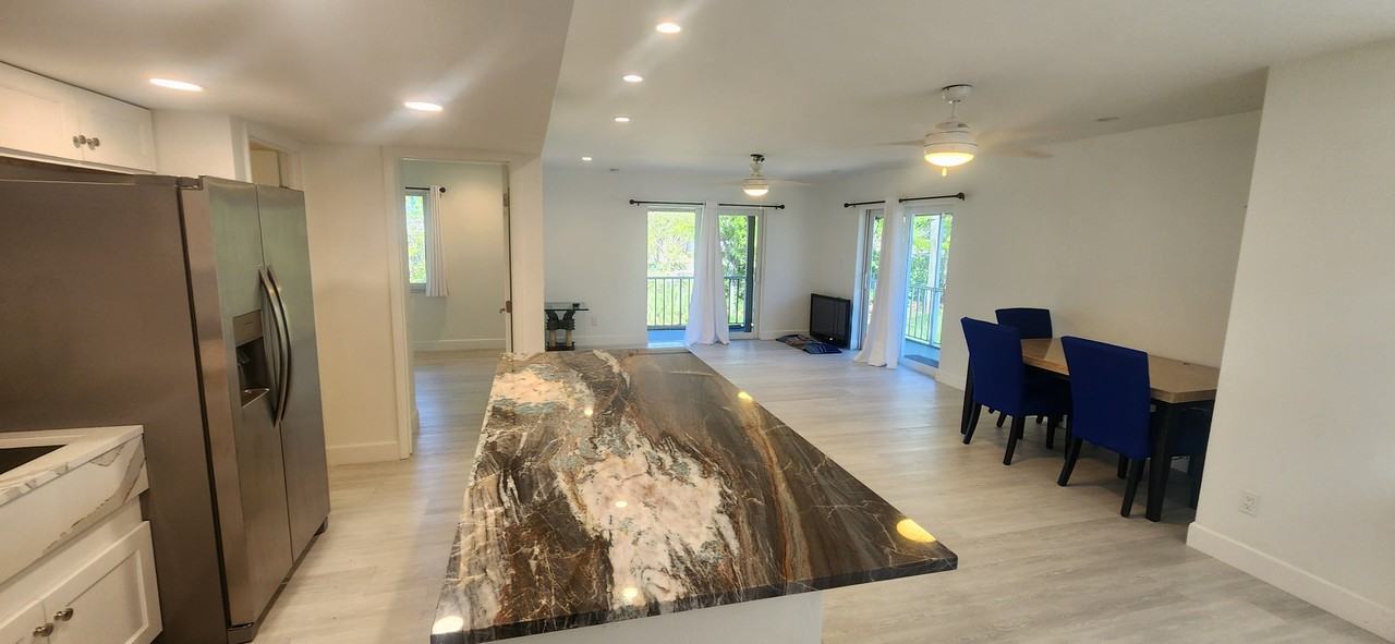 232 Palm Drive - Photo 3 of 15