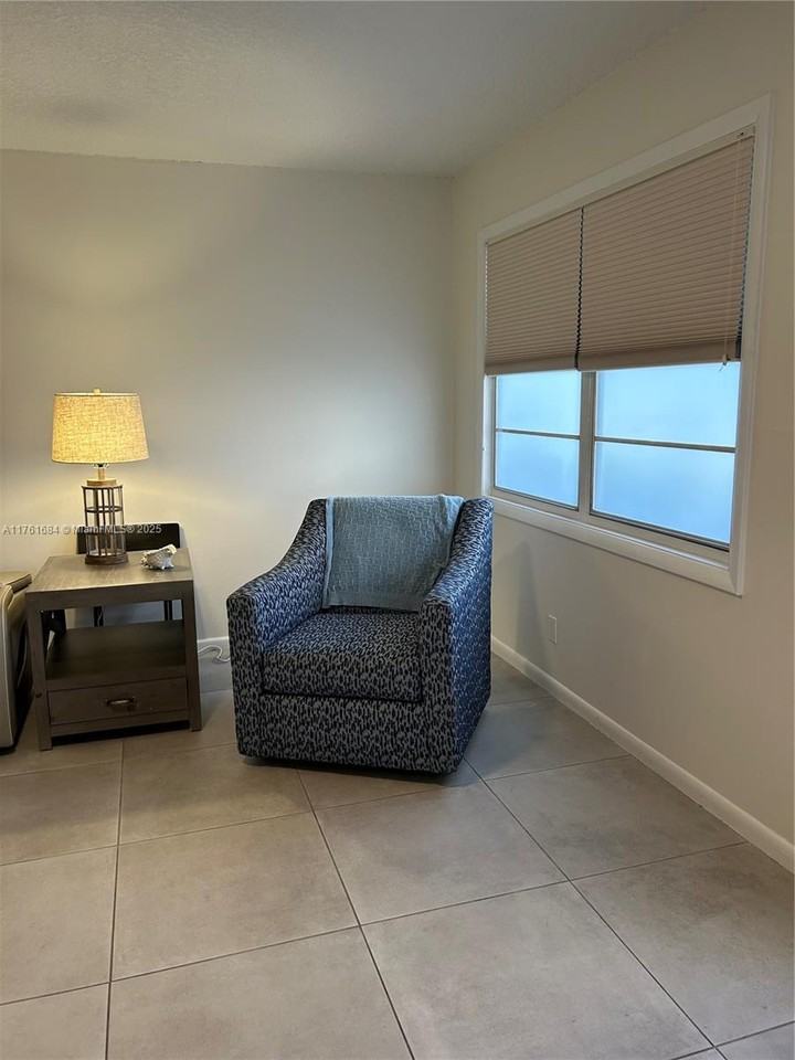 316 Farnham P #316 - Photo 2 of 8