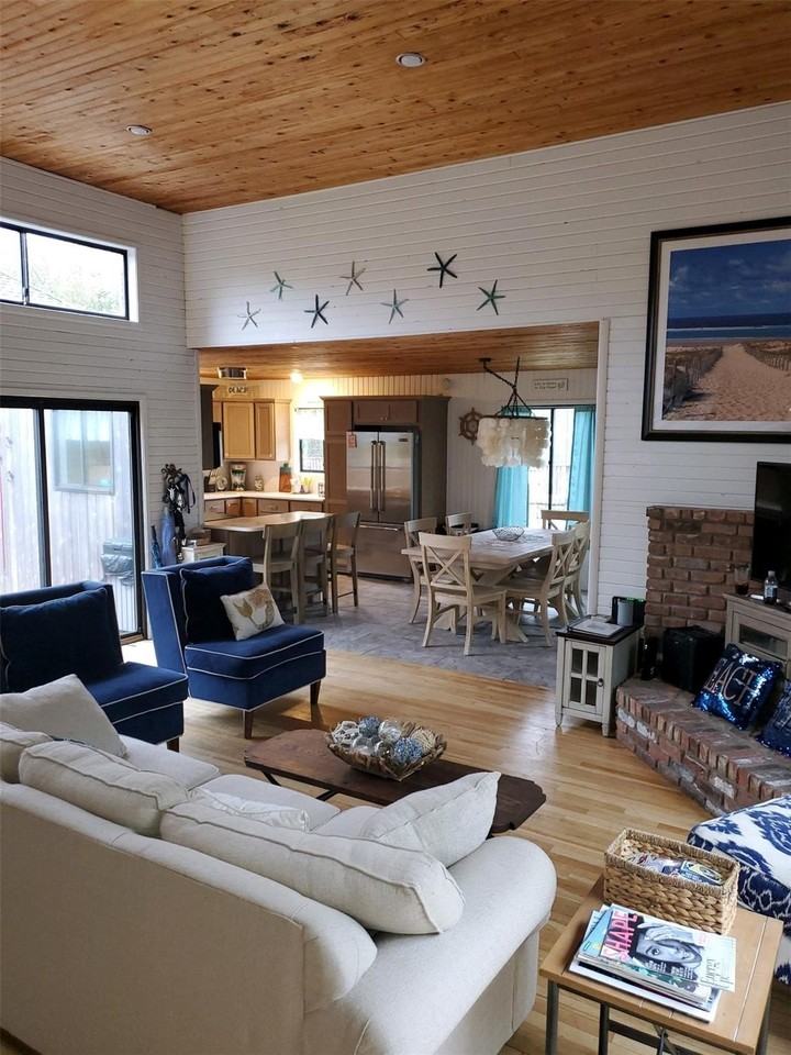 437 Dehnhoff Walk - Photo 3 of 13