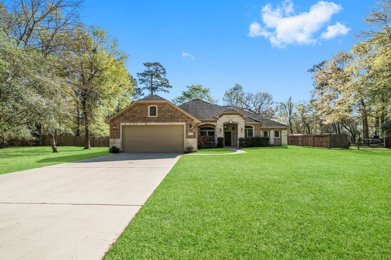 1014 Mesquite Dr - Photo 2 of 35