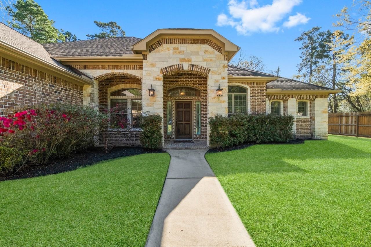 1014 Mesquite Dr - Photo 3 of 35