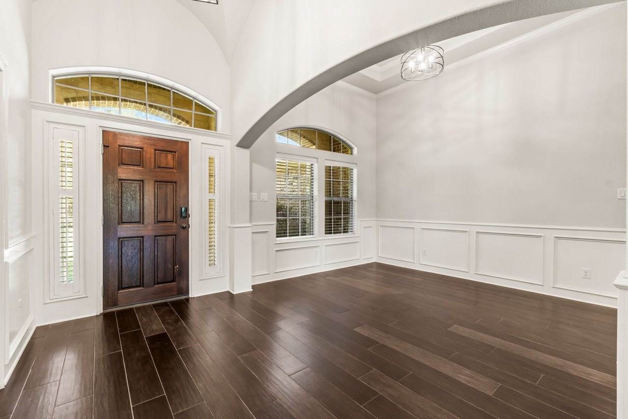 1014 Mesquite Dr - Photo 5 of 35